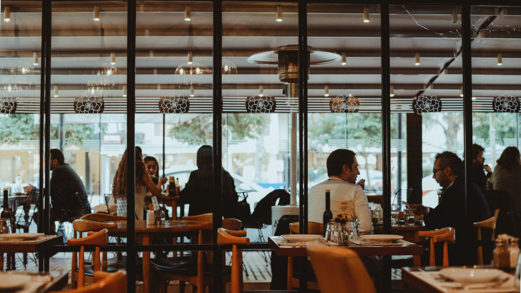 Ruim de helft van de horeca vertrouwt op gevoel bij wachttijden